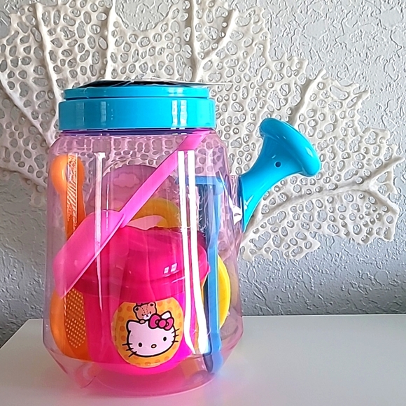 ⛱️ NWT. Hello Kitty Watering Can Set - Picture 3 of 7